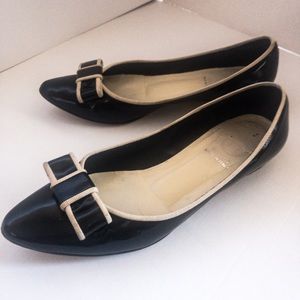 Black Patent Leather Point-Toe Bow Flats size 5.5